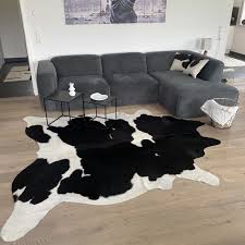 Bis zu 40% reduziert moderne teppiche in grau online kaufen bei otto » große auswahl top service top marken ratenkauf & kauf auf rechnung möglich » jetzt bestellen! Kuhfell Nr 123 Schwarz Weiss Der Fellmann Naturfellprodukte