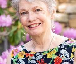 Sarah Steed's Instagram, Twitter & Facebook