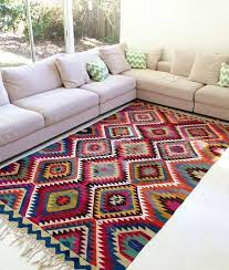 Colorful Rug With Zigzag Pattern And Fringes For A Light Couch Colorful Couch Fringes Light Pattern Zig Teppich Wohnzimmer Teppich Bunt Wohnzimmer Bunt