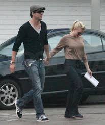 Tumultuous divorces will usually see one party initiate the process and the other responds days, weeks, or months later. Ryan And Scar Scarlett Johansson Ryan Reynolds ç…§ç‰‡ 8841919 æ½®æµç²‰ä¸ä¿±ä¹éƒ¨