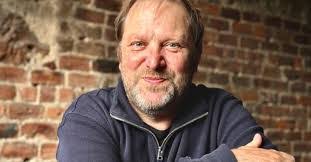 Declan Healy's Instagram, Twitter & Facebook