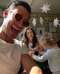 Hello, can I get a YES from my real fan ❤️