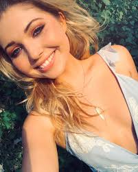Profil pre Sammi Hanratty