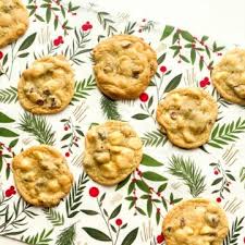 Once cooled, brush the cookies with baileys original irish cream and tip edible glitter evenly over the top. Christmas Irish American Mom