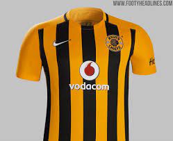El modelo de visita de los amakhosi presenta una vistosa combinación de azul con diseños eléctricos en cuello y puños, también en referencia a. Kaizer Chiefs 20 21 Home Away Kit Colors Design Info Leaked Footy Headlines