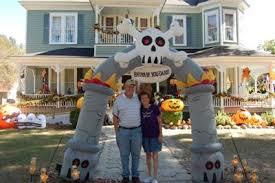 The lighted design makes it perfect for your nighttime display. Inflatable Halloween Yard Decorations