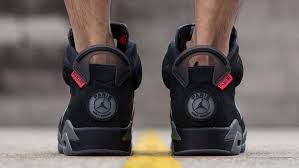 In collaboration with the legendary french club, this special edition air jordan vi arrives with reflective infrared accents and psg jersey inspired patterns on the upper. Take An On Foot Look At The Psg X Air Jordan 6 The Sole Supplier