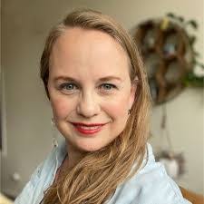 Alicia Atkinson's Instagram, Twitter & Facebook