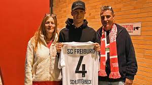 In the game fifa 21 his overall rating is 66. Keven Schlotterbeck Noch Nie Gegen Meinen Bruder Gespielt Dfb Deutscher Fussball Bund E V