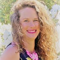 Claudia Bray's Instagram, Twitter & Facebook