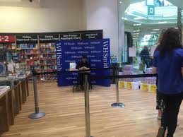 Cindy crawford becoming book signing at barnes & noble. No One Came To His Book Signing Sadcringe