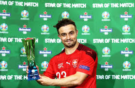 وتلاقى المنتخبان في الجولة الثالثة من دور مجموعات يورو 2020، حيث فازت سويسرا بثلاثة أهداف مقابل هدف. Danog1r1osfx7m