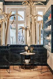 Zweite Diptyque Boutique Eroffnet In Berlin Mitte In 2020 Spiegelwande Architektur Und Wohnen Eichenparkett