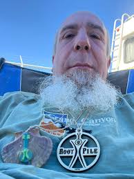 Dan Mazer (@Wow_Banjos_Rock)