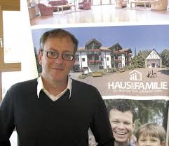 089/28 81 31 (.) mehr. Elmar Vigl Leben