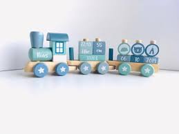 Little Dutch 4480 Bedruckte Holz Eisenbahn Lokomotive Zug Mit Steckformen Adventure Blue By Schmatzepuffer Bedruckt Personalisierbar Holzspielzeug Fur Kinder Geschenk Taufe Junge Zur Geburt Junge
