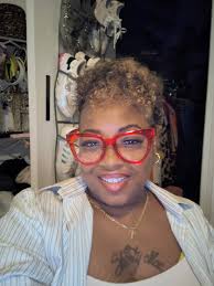 Good morning GTOAB. Pinky here 49.7 year old mother of 2 adults. Originally  from Brooklyn living in PA now. Love to travel when time and funds permit.  I am cruising in October