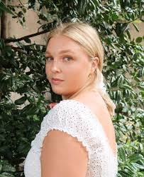 Olivia Muenter's Instagram, Twitter & Facebook