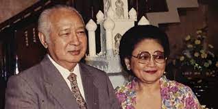 Pengakuan kepala staf umum abri yang menolak permintaan keluarga cendana untuk menguasai seluruh pembelian senjata. Nostalgia 28 Tahun Keluarga Cendana Di Pulau Seribu Ada Foto Ibu Tien Ulek Sambal Merdeka Com