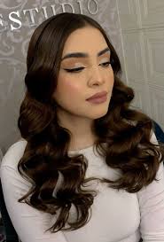 Hola a todos, donde puedo tomar un curso en línea (por cuestio de tiempo)  de en pieles maduras, es para maquillar a mi mami, y que me enseñe a usar  hilos tensores.