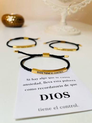 Manillas “Dios tiene el control” elaboradas para controlar la ansiedad, en  acero inoxidable enchapado en oro ✝️ 💰30.000💲 🚨🚨🚨🚨 Pedidos al:  https://wa.me/message/AAN266FV5JZMN1