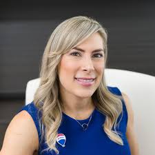 Noelle Frank's Instagram, Twitter & Facebook