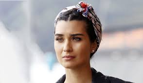 See more ideas about tuba, tuba büyüküstün, turkish actors. Tuba Buyukustun Un Sefirin Kizi Ndan Alacagi Ucret Ortaya Cikti