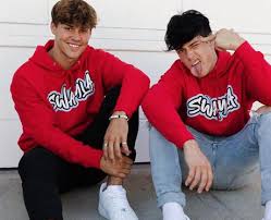 Ur luv'd<3 do what makes you happy business: Noah Beck 13 Facts About The Tiktok Star You Need To Know Popbuzz
