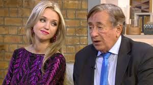 Der schillernde bauunternehmer erregt alljährlich mit prominenten frauen aufsehen. Playboy Model Cathy Schmitz On Why She Fell For 82 Year Old Multi Millionaire Richard Lugner Huffpost Uk Life