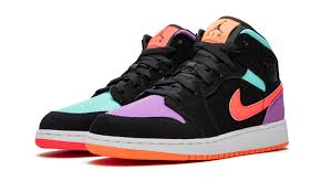 Air Jordan 1 Mid Gs Candy 554725 083 2020 In 2020 Hype Shoes Jordan Shoes Girls Nike Air Shoes