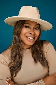 Robin Ayers's Instagram, Twitter & Facebook