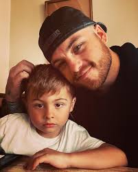 Rob Burnell (@robburnellmusic) • Instagram photos and videos