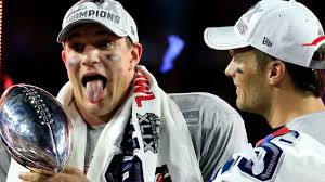 Gronk estuvo de visita en barcelona Rob Gronkowski Agrees To Come Out Of Retirement To Play In Tampa Bay With Tom Brady Cnn