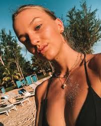 Samen met zijn teamgenoot myron boadu behoort de technisch begaafde calvin stengs tot de grote revelaties van dit seizoen in de eredivisie. Beau De Boer Is De Vriendin Van Calvin Stengs