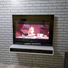 Membuat kabinet tv/membuat lemaru tv kabinet tv yg kami buat tersebut menggunakan bahan cara pemasangan kabinet/rak buku/rak tv gantung atau rak tv dinding menggunakan metode. Kabinet Tv Gantung Floating Tv Cabinet Home Furniture Furniture On Carousell