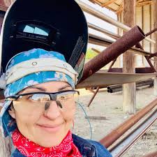 Is dead battery after 2 weeks normal?