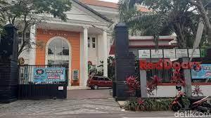 Smk negeri 10 malang jl. Sekolah Dijadikan Hotel Ini Alasan Smkn 4 Malang
