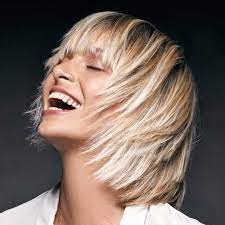 Le tendenze tagli capelli scalati 2022 per chi ha i capelli corti, medi, lunghi, lisci, mossi o ricci. Pin Su 2020 Primavera Estate