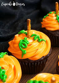 Pumpkin Patch Cupcakes 30 Days Of Halloween 2016 Day 14 Recipe Halloween Food Cupcakes Halloween Cupcakes Easy Halloween Cupcakes