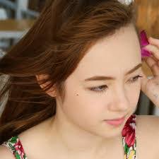 Francine Arroyo's Instagram, Twitter & Facebook