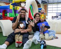 Τα τελευταία 5 χρόνια ήταν τα καλύτερα της ζωής μας»: Η οικογένεια του Γιάννη  Αντετοκούνμπο γιορτάζει τα γενέθλια του μεγάλου της γιου | Marie Claire |  Ό,τι έχει σημασία για τις γυναίκες