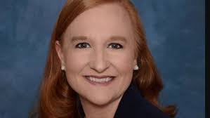 Lynda Hynes's Instagram, Twitter & Facebook