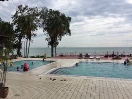 Chalet yang terletak di pengkalan balak ini menggunakan design tradisional melayu dan jangan risau, kemudahan asas memang ada seperti aircond, katil empuk, dan bilik air sendiri. Tanjung Bidara Beach Resort Prices Reviews Melaka Malaysia Tripadvisor