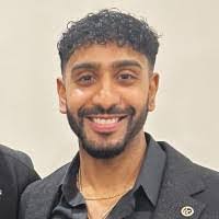 Shawn Riddell's Instagram, Twitter & Facebook