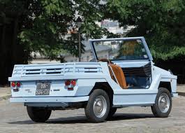 Salve ragazzi, mentre provvedevo al recupero del montante porta da una 500 in demolizione, notavo sulla plancia cruscotto lato passeggero uno uno stemma a forma di scudetto con la dicitura moretti. Fiat Moretti 500 Minimaxi 1970 73