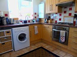 It has an open plan kitchen/reception, with stairs up to a double & single bedro. Ogzkbhx427elkm