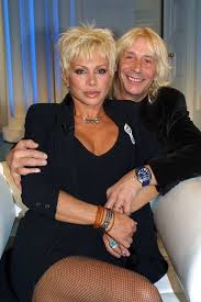 Carmen russo è un'attrice e ballerina, divenuta nota tra gli anni 70 e 80 grazie ad alcune commedie erotiche italiane e come showgirl nel programma drive in. Carmen Russo And Enzo Paolo Turchi Photos News And Videos Trivia And Quotes Famousfix