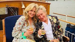 She is known for her work on великие представления (1971). Rod Stewart Und Penny Lancaster Feiern Den 14 Hochzeitstag Promiflash De
