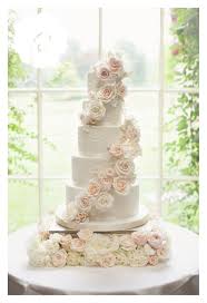 Modern Striking Sugar Rose Cascade Floral Wedding Cake Photo Credit Jojo Stott Phot Wedding Cake Fresh Flowers Wedding Cake Photos Wedding Cakes With Flowers