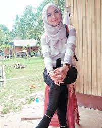 Pin By Mujiono Basuni On Gadis Tudung Hijab Girl Awek Hijab Fashion Fashion Womens Fashion